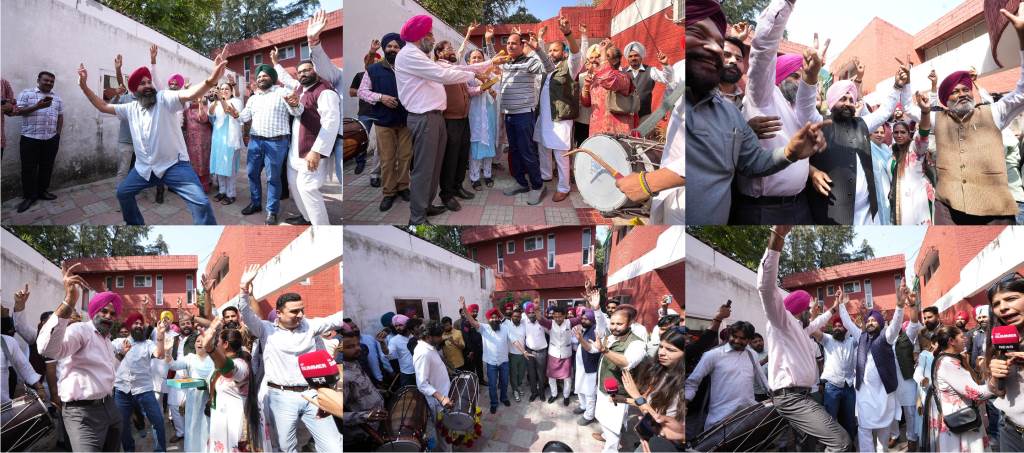 सत्य की जीत सेक्टर 39 स्थित पार्टी कार्यालय में जश्न